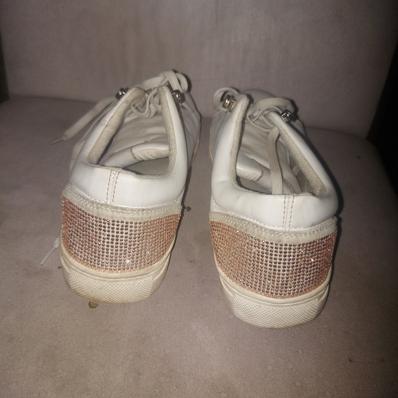 Guess White and Pink Accent Sneakers - Picture 3 of 6